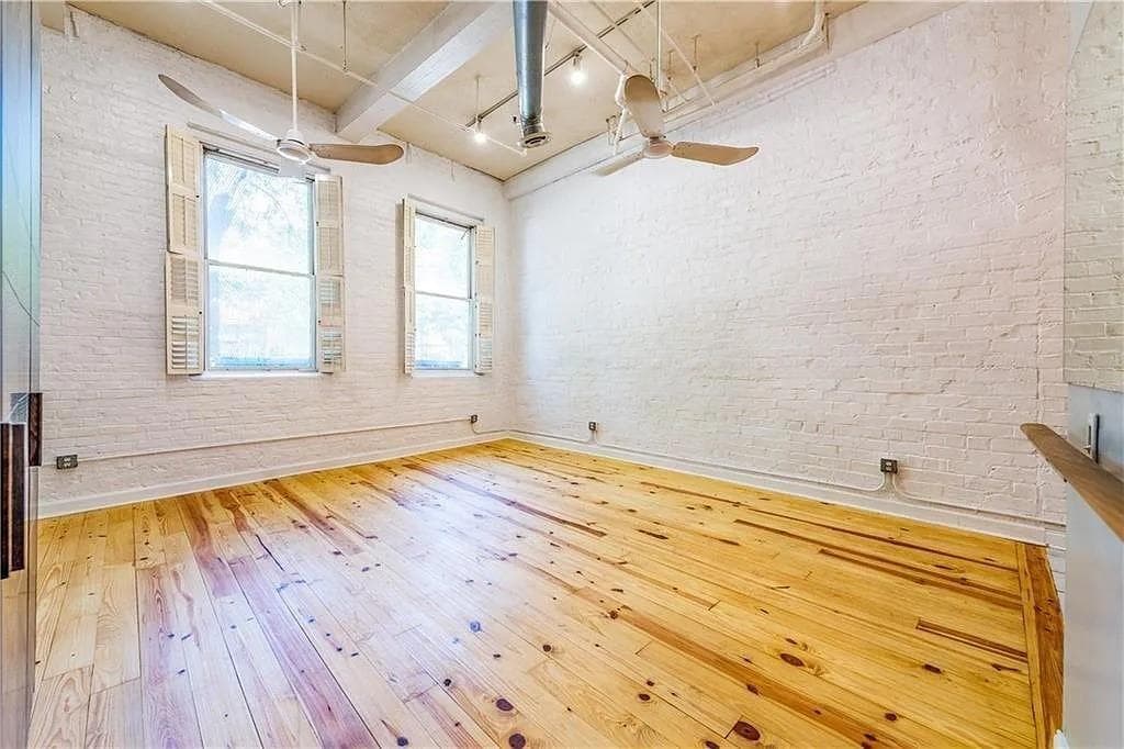 1 bedroom, 1 bathroom, 640 sq ft condominium for sale at 210 Walker Street 1, Atlanta, GA 30313 — photo 3