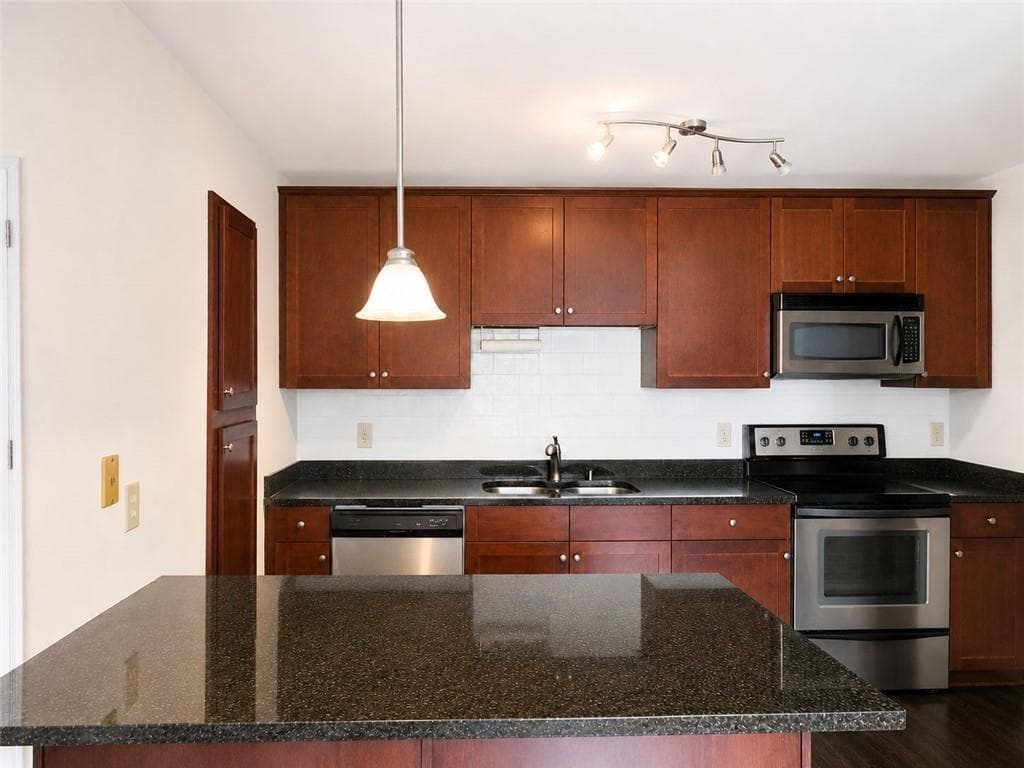 1 bedroom, 1 bathroom, 650 sq ft condominium for sale at 2657 Lenox Road Bldg G #90, Atlanta, GA 30324 — photo 4
