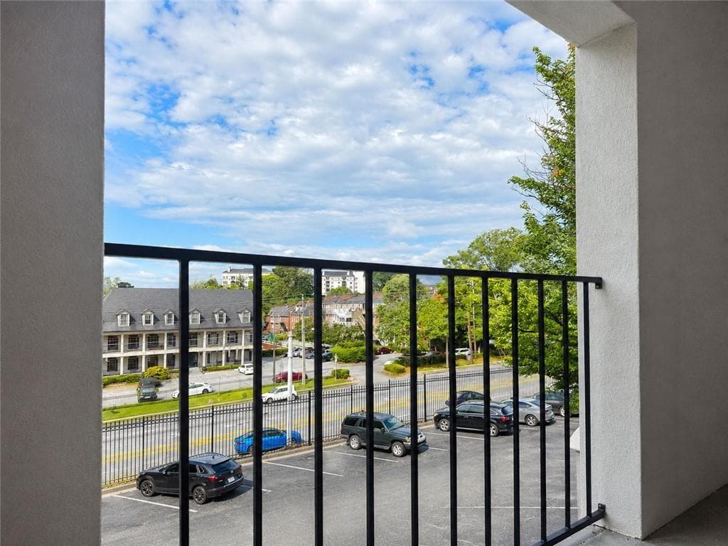 1 bedroom, 1 bathroom, 650 sq ft condominium for sale at 2657 Lenox Road Bldg G #90, Atlanta, GA 30324 — photo 7
