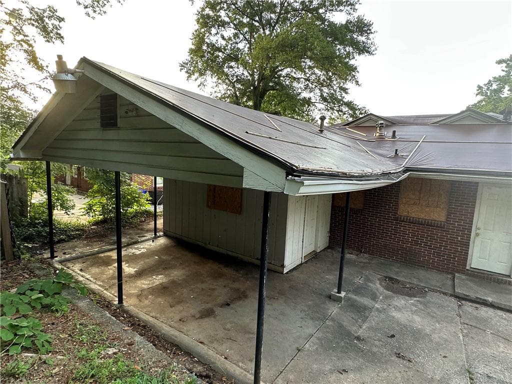 3 bedroom, 1 bathroom, 1,301 sq ft single family residence for sale at 3713 Glenwood Road, Decatur, GA 30032 — photo 4