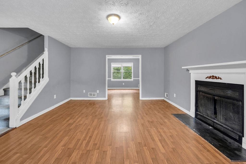 4 bedroom, 3 bathroom, 2,798 sq ft single family residence under contract at 1102 Plantation Drive, Conyers, GA 30094 — photo 6