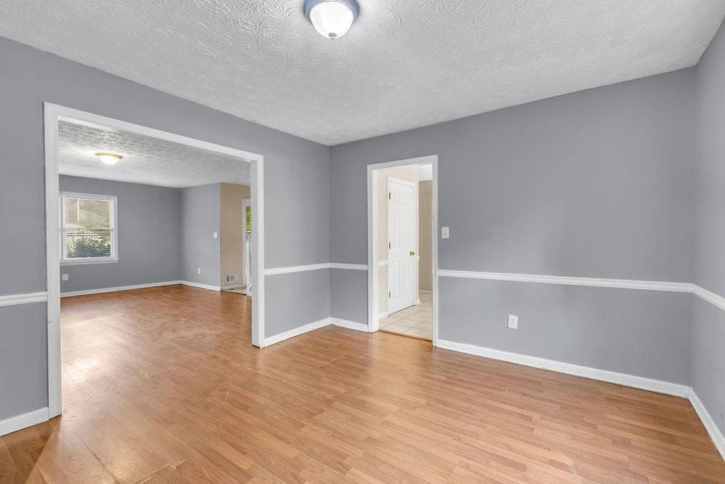 4 bedroom, 3 bathroom, 2,798 sq ft single family residence under contract at 1102 Plantation Drive, Conyers, GA 30094 — photo 8