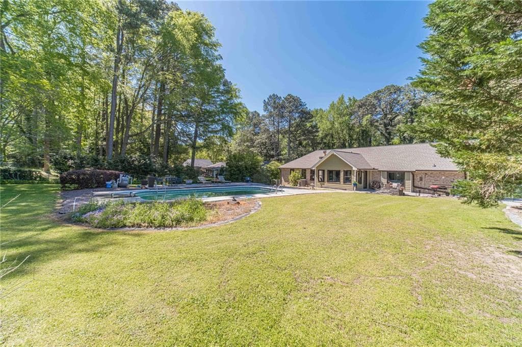 3 bedroom, 2 bathroom, 1,932 sq ft single family residence for sale at 2272 Kimberley Way, Snellville, GA 30078 — photo 10