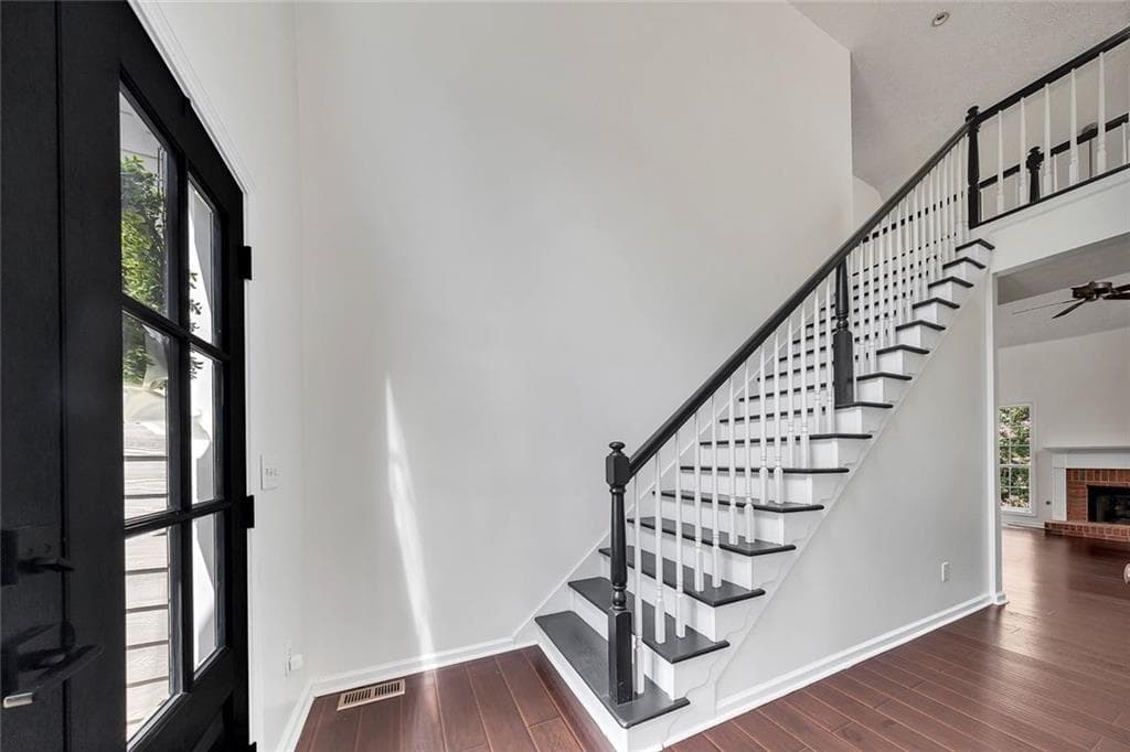 4 bedroom, 4 bathroom, 2,973 sq ft single family residence under contract at 7211 Meadow Gate Way, Woodstock, GA 30189 — photo 5