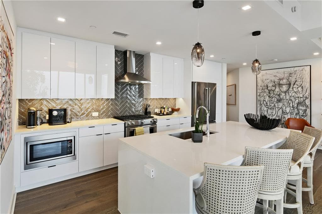 2 bedroom, 3 bathroom, 1,394 sq ft condominium for rent at 788 W Marietta Street 1014, Atlanta, GA 30318 for $3,400 a month — photo 6