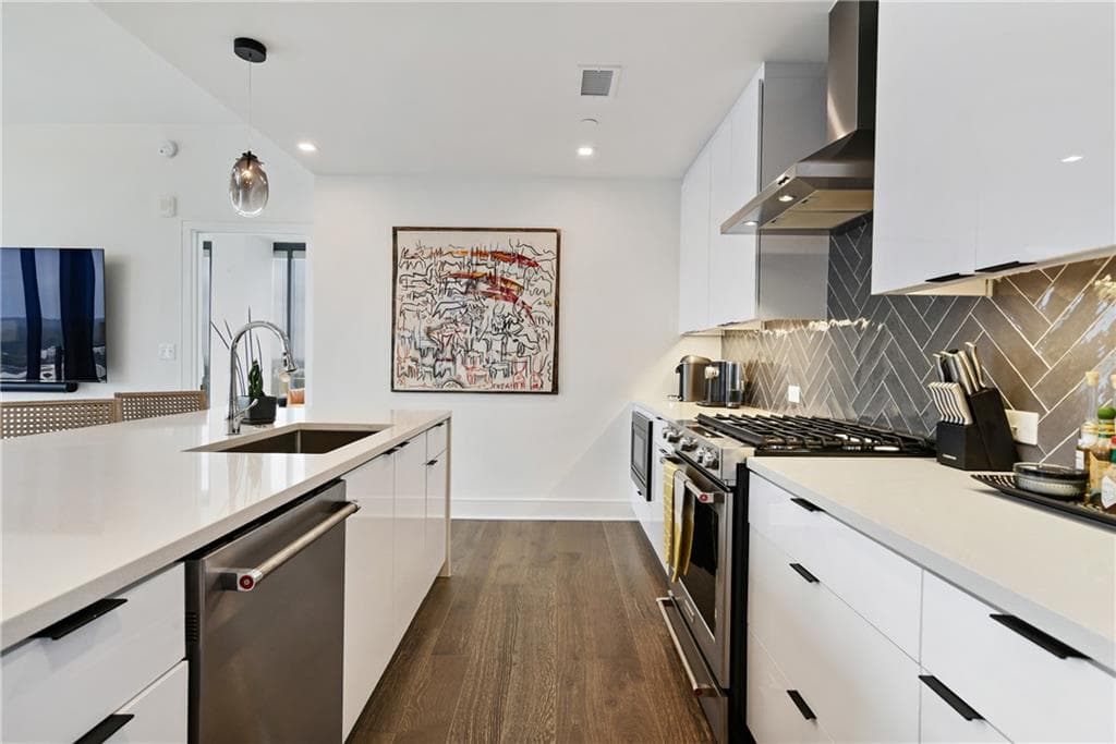 2 bedroom, 3 bathroom, 1,394 sq ft condominium for rent at 788 W Marietta Street 1014, Atlanta, GA 30318 for $3,400 a month — photo 9