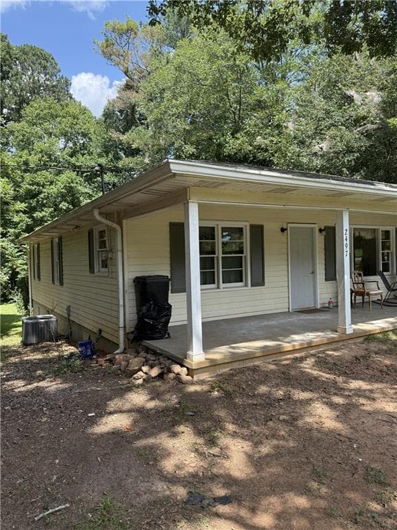 3 bedroom, 1 bathroom, 1,200 sq ft single family residence under contract at 2497 Brick Mill Road, Canton, GA 30115 — photo 2