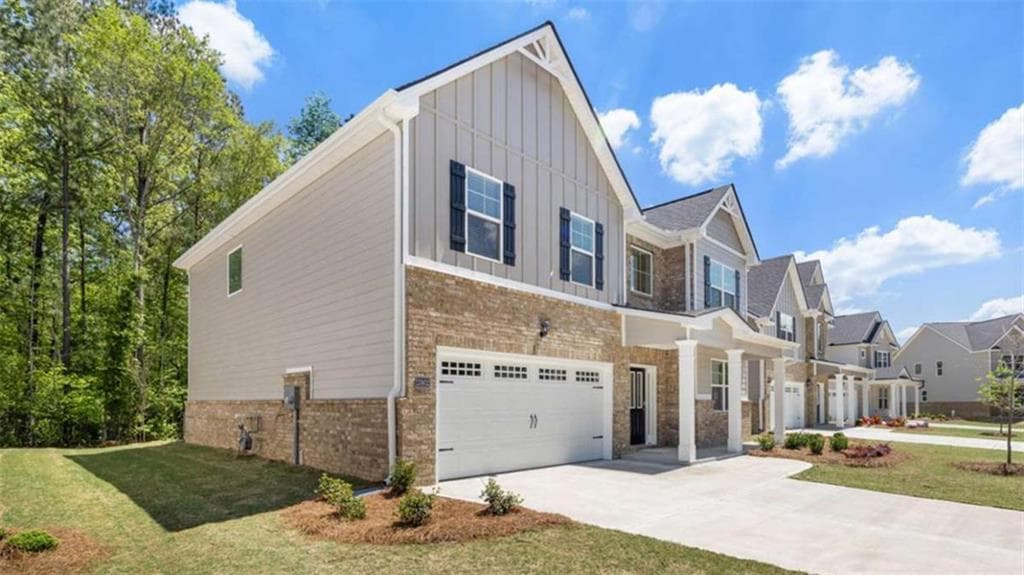 4 bedroom, 3 bathroom, 2,654 sq ft single family residence for sale at 13417 Whitman Lane, Covington, GA 30014 — photo 2