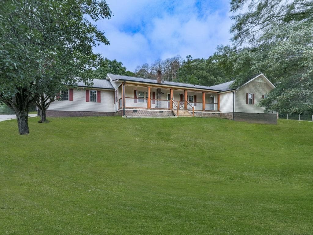 4 bedroom, 3 bathroom, 2,500 sq ft single family residence for sale at 622 Harmony Road, Aragon, GA 30104