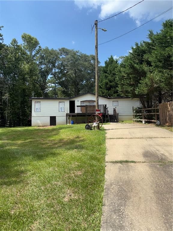 3 bedroom, 2 bathroom, 1,960 sq ft single family residence for sale at 219 Lynn Road, Bethlehem, GA 30620 — photo 3