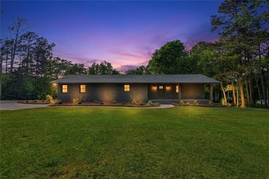3 bedroom, 2 bathroom, 2,298 sq ft single family residence for sale at 2128 N Jefferson Street, Milledgeville, GA 31061 — photo 2