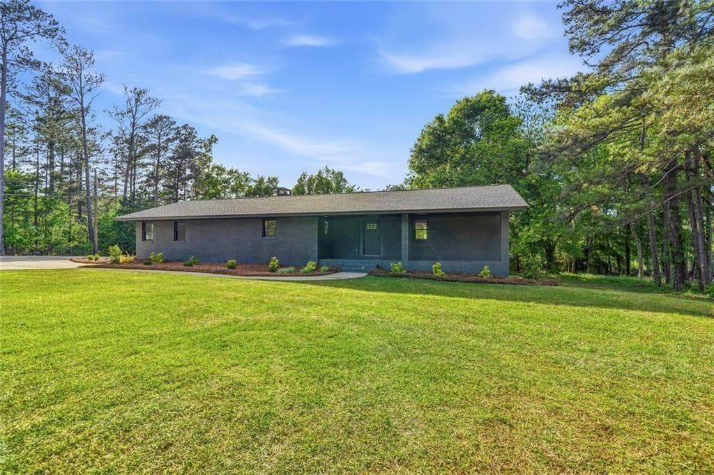 3 bedroom, 2 bathroom, 2,298 sq ft single family residence for sale at 2128 N Jefferson Street, Milledgeville, GA 31061 — photo 7