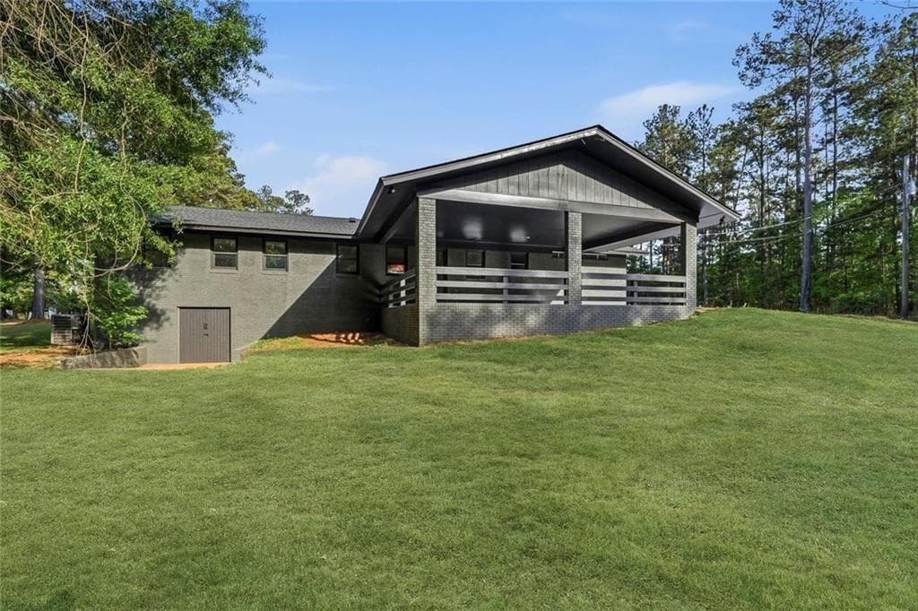 3 bedroom, 2 bathroom, 2,298 sq ft single family residence for sale at 2128 N Jefferson Street, Milledgeville, GA 31061 — photo 8
