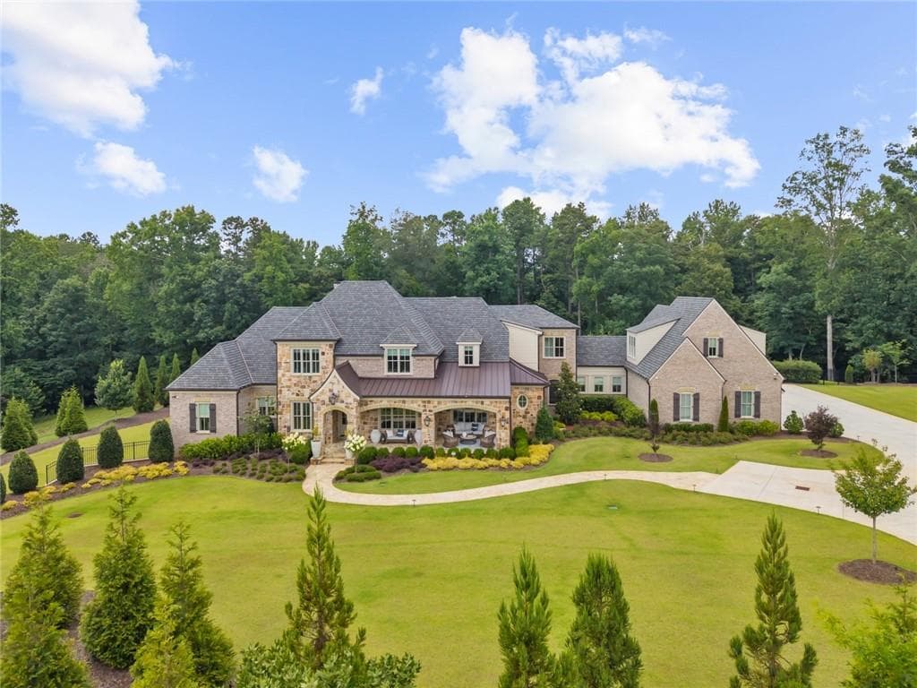 7 bedroom, 9 bathroom, 13,050 sq ft single family residence for sale at 570 Lost River Bnd, Milton, GA 30004 — photo 3