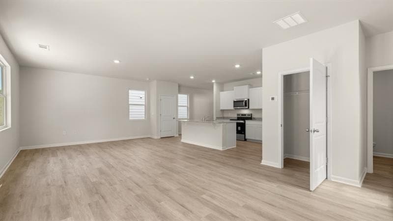 4 bedroom, 3 bathroom, 2,174 sq ft single family residence for sale at 203 Rolling Meadow Trace, Jasper, GA 30143 — photo 7