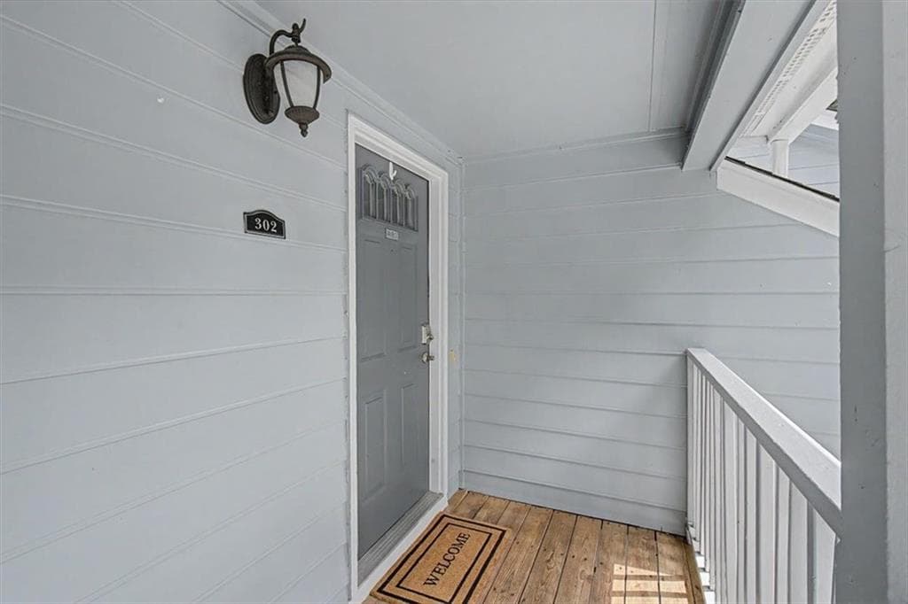 2 bedroom, 2 bathroom, 1,308 sq ft condominium under contract at 3940 Riverlook Parkway 302, Marietta, GA 30067 — photo 3