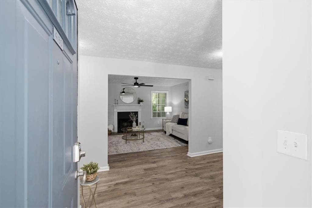 2 bedroom, 2 bathroom, 1,308 sq ft condominium under contract at 3940 Riverlook Parkway 302, Marietta, GA 30067 — photo 4