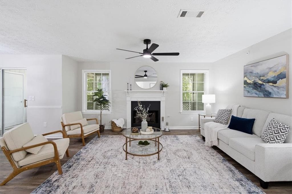 2 bedroom, 2 bathroom, 1,308 sq ft condominium under contract at 3940 Riverlook Parkway 302, Marietta, GA 30067 — photo 5