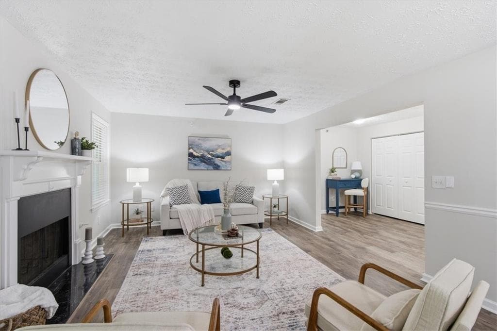 2 bedroom, 2 bathroom, 1,308 sq ft condominium under contract at 3940 Riverlook Parkway 302, Marietta, GA 30067 — photo 6