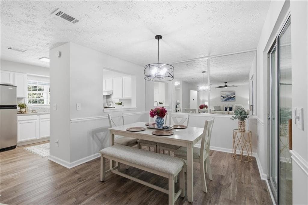 2 bedroom, 2 bathroom, 1,308 sq ft condominium under contract at 3940 Riverlook Parkway 302, Marietta, GA 30067 — photo 7