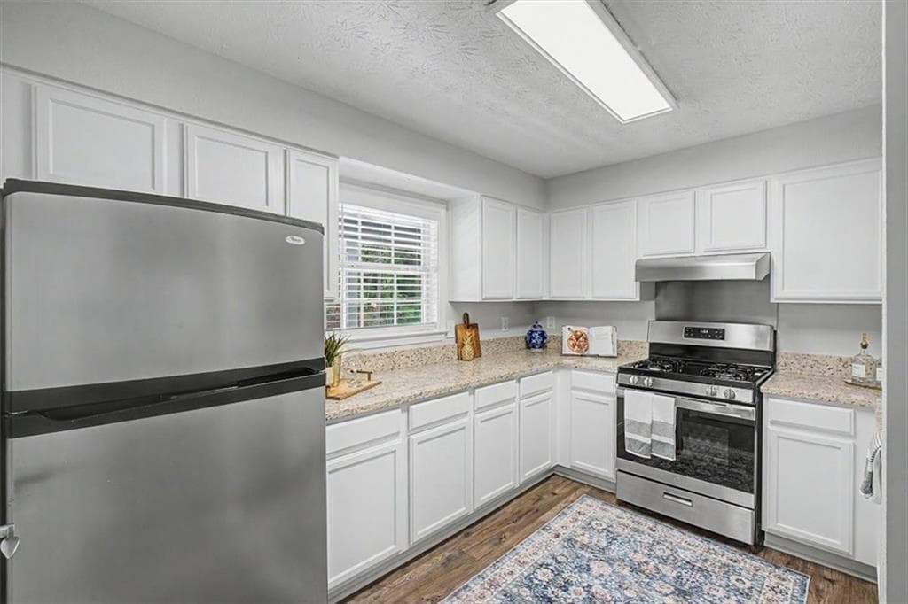 2 bedroom, 2 bathroom, 1,308 sq ft condominium under contract at 3940 Riverlook Parkway 302, Marietta, GA 30067 — photo 10