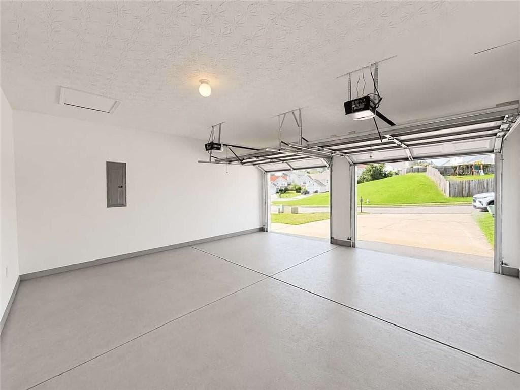 3 bedroom, 3 bathroom, 1,863 sq ft single family residence under contract at 1705 Chinaberry Court, Stockbridge, GA 30281 — photo 7