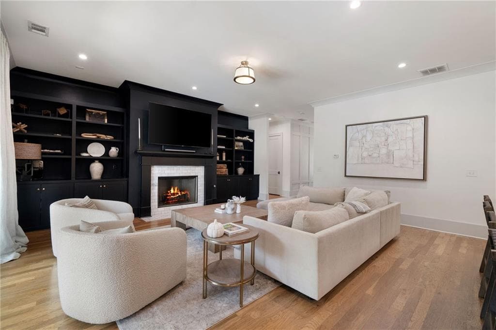 6 bedroom, 5 bathroom, 4,416 sq ft single family residence for sale at 1376 Lavista Road, Atlanta, GA 30324 — photo 8