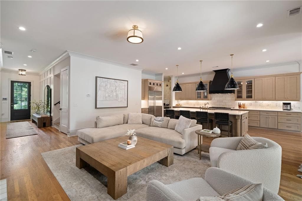 6 bedroom, 5 bathroom, 4,416 sq ft single family residence for sale at 1376 Lavista Road, Atlanta, GA 30324 — photo 10