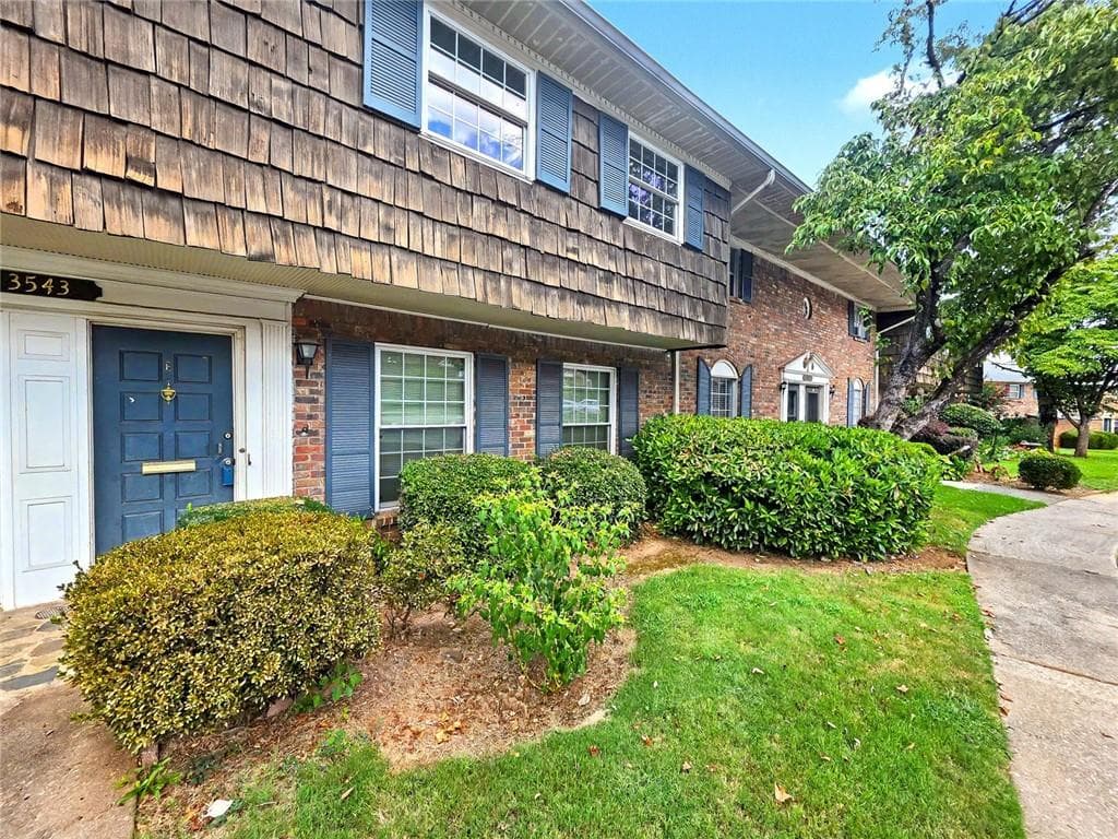 3 bedroom, 3 bathroom, 1,368 sq ft condominium for sale at 3543 Old Chamblee Tucker Road E, Atlanta, GA 30340 — photo 3