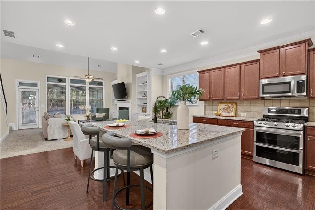 4 bedroom, 4 bathroom, 3,030 sq ft single family residence for sale at 133 Marlow Drive, Woodstock, GA 30188 — photo 6