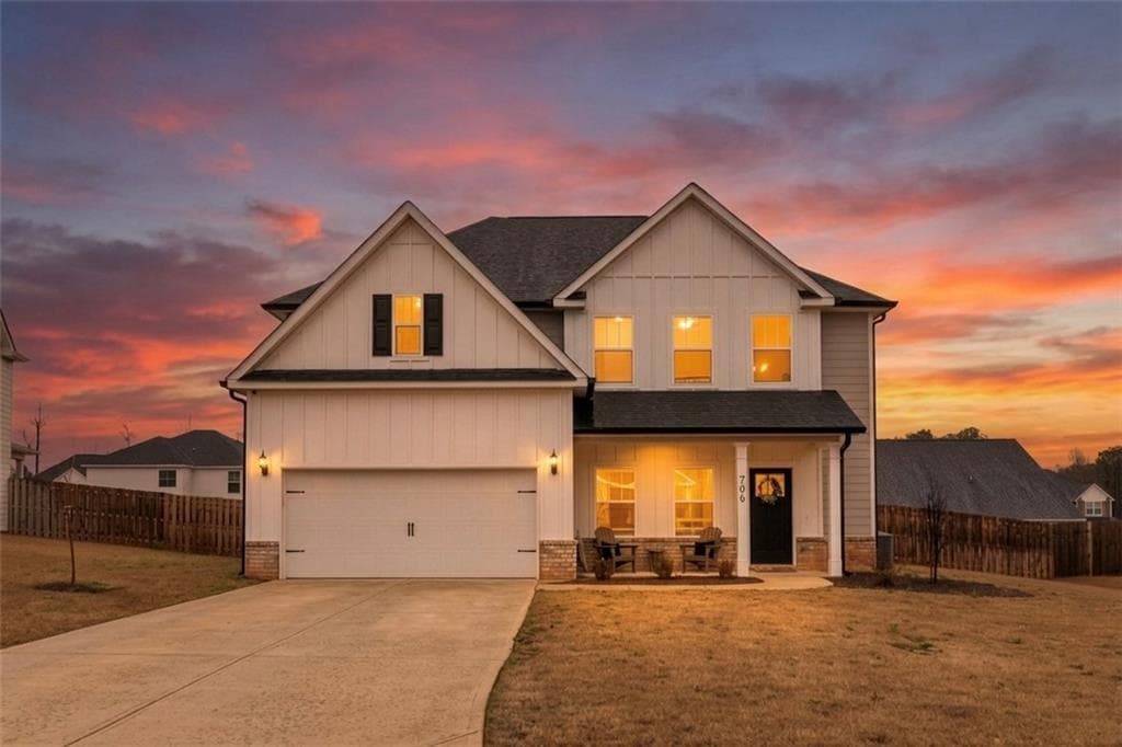 4 bedroom, 3 bathroom, 2,423 sq ft single family residence for sale at 706 Lindsey Brooke Trace, Bonaire, GA 31005
