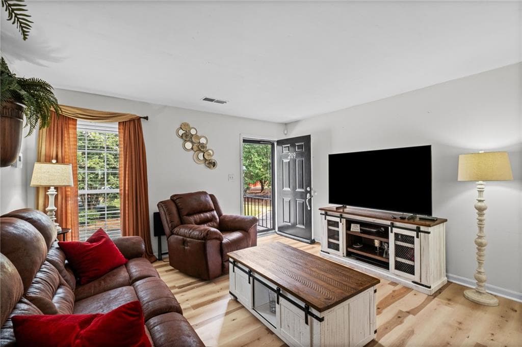 2 bedroom, 2 bathroom, 1,059 sq ft condominium for sale at 1166 Booth Road 209, Marietta, GA 30008 — photo 5