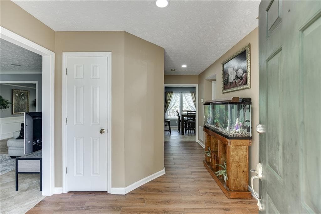 3 bedroom, 3 bathroom, 2,088 sq ft single family residence under contract at 3135 Paces Landing Drive, Lawrenceville, GA 30044 — photo 4