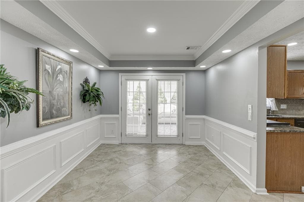 3 bedroom, 3 bathroom, 2,088 sq ft single family residence under contract at 3135 Paces Landing Drive, Lawrenceville, GA 30044 — photo 8
