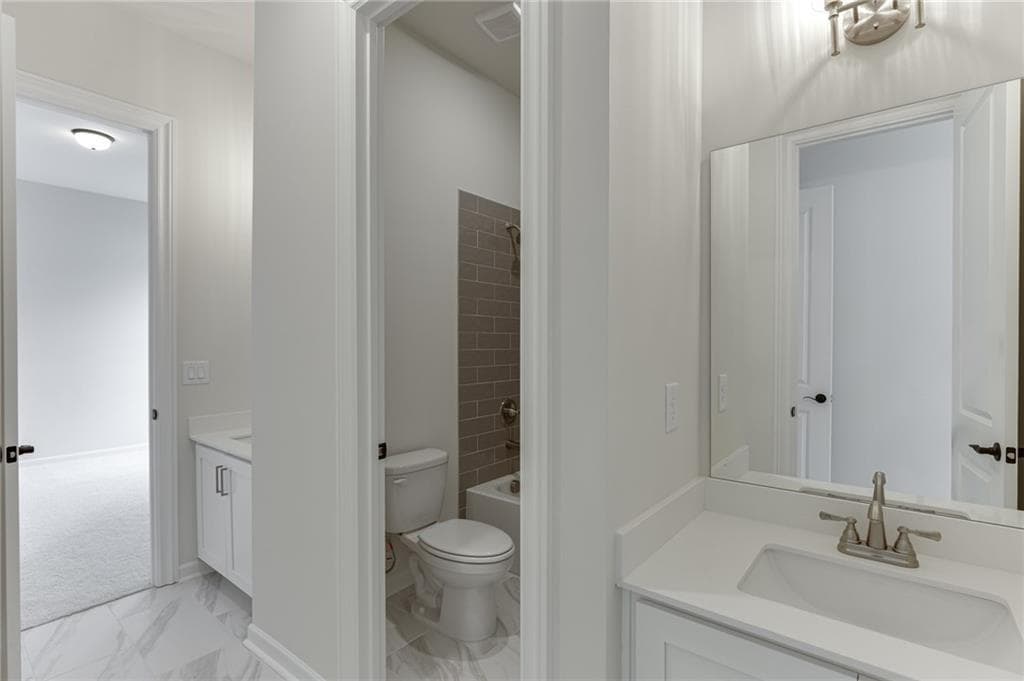 4 bedroom, 4 bathroom, 3,272 sq ft single family residence for sale at 8145 Heardsville Court, Cumming, GA 30028 — photo 10