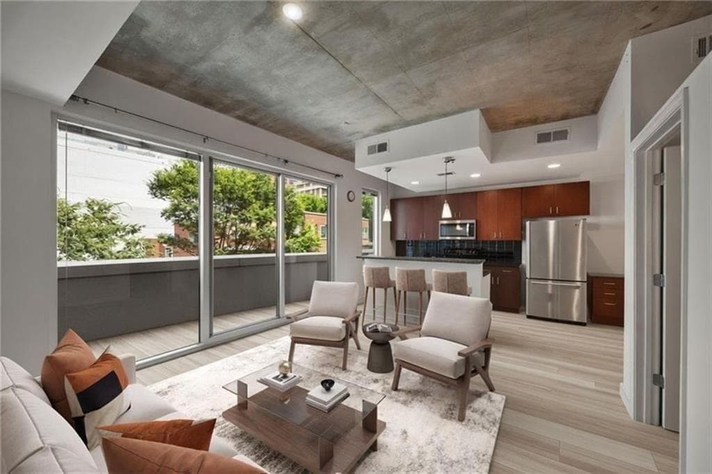 1 bedroom, 1 bathroom, 768 sq ft condominium for rent at 44 Peachtree Place 428, Atlanta, GA 30309 for $1,950 a month — photo 2
