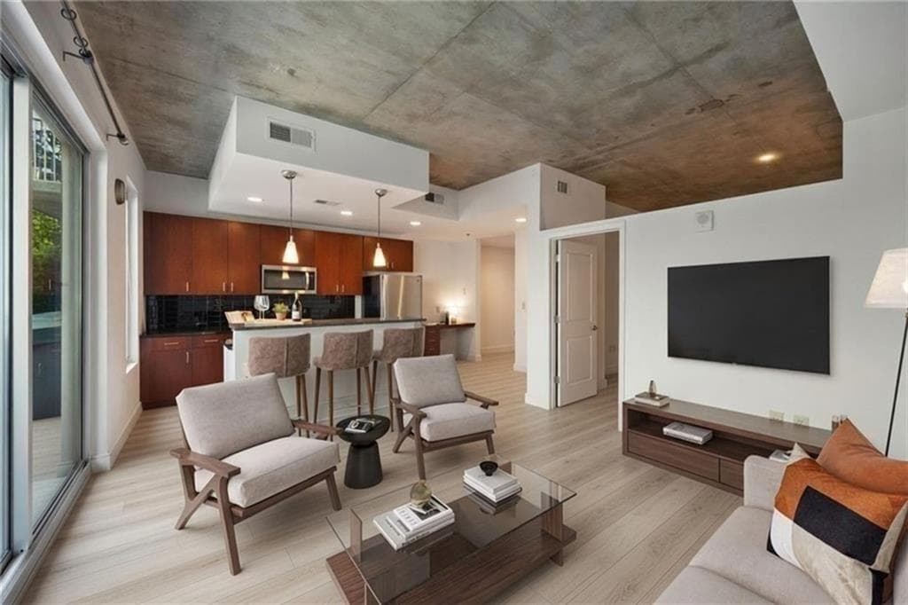 1 bedroom, 1 bathroom, 768 sq ft condominium for rent at 44 Peachtree Place 428, Atlanta, GA 30309 for $1,950 a month — photo 3