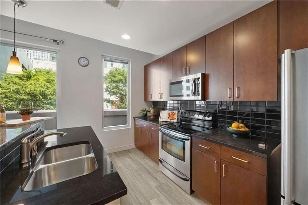 1 bedroom, 1 bathroom, 768 sq ft condominium for rent at 44 Peachtree Place 428, Atlanta, GA 30309 for $1,950 a month — photo 5
