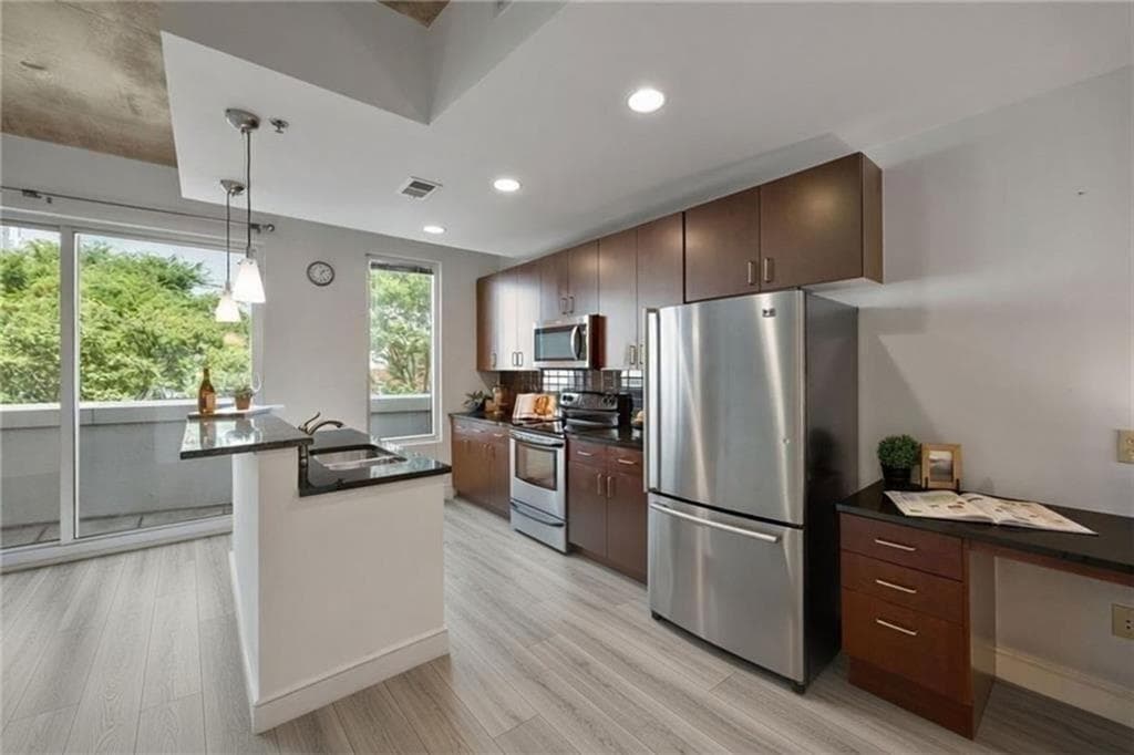 1 bedroom, 1 bathroom, 768 sq ft condominium for rent at 44 Peachtree Place 428, Atlanta, GA 30309 for $1,950 a month — photo 6