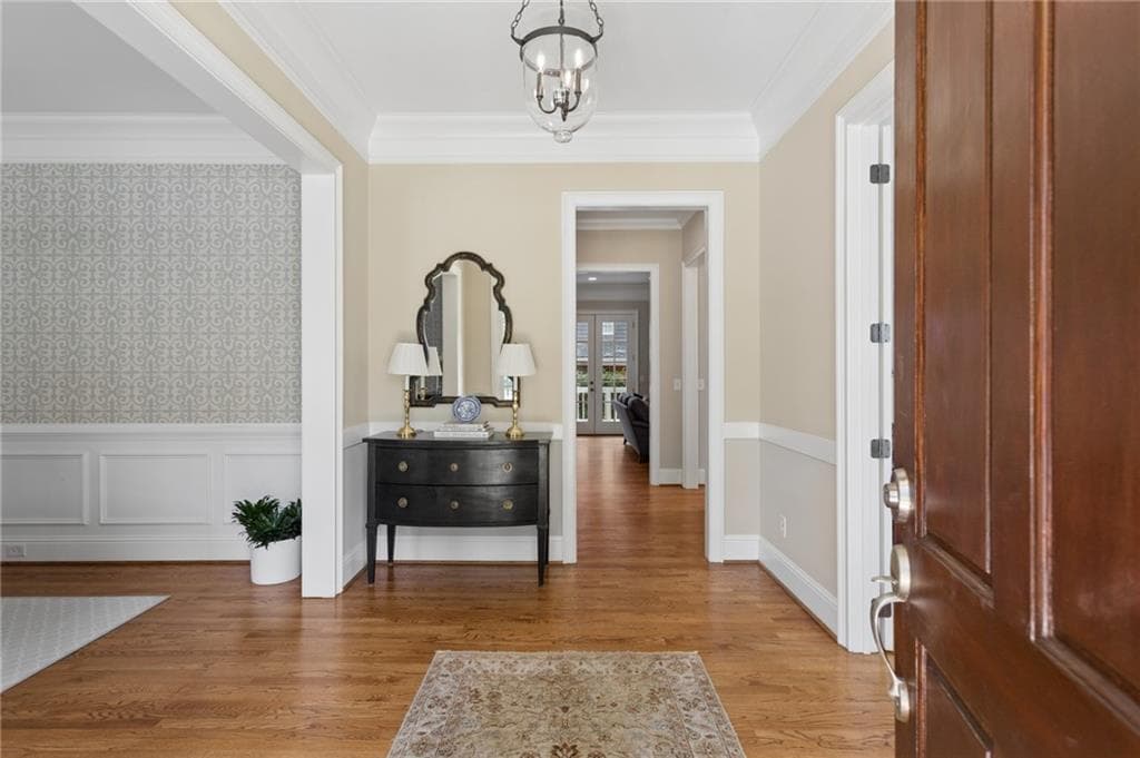 5 bedroom, 6 bathroom, 4,830 sq ft single family residence for sale at 845 Wilson Road, Atlanta, GA 30318 — photo 4