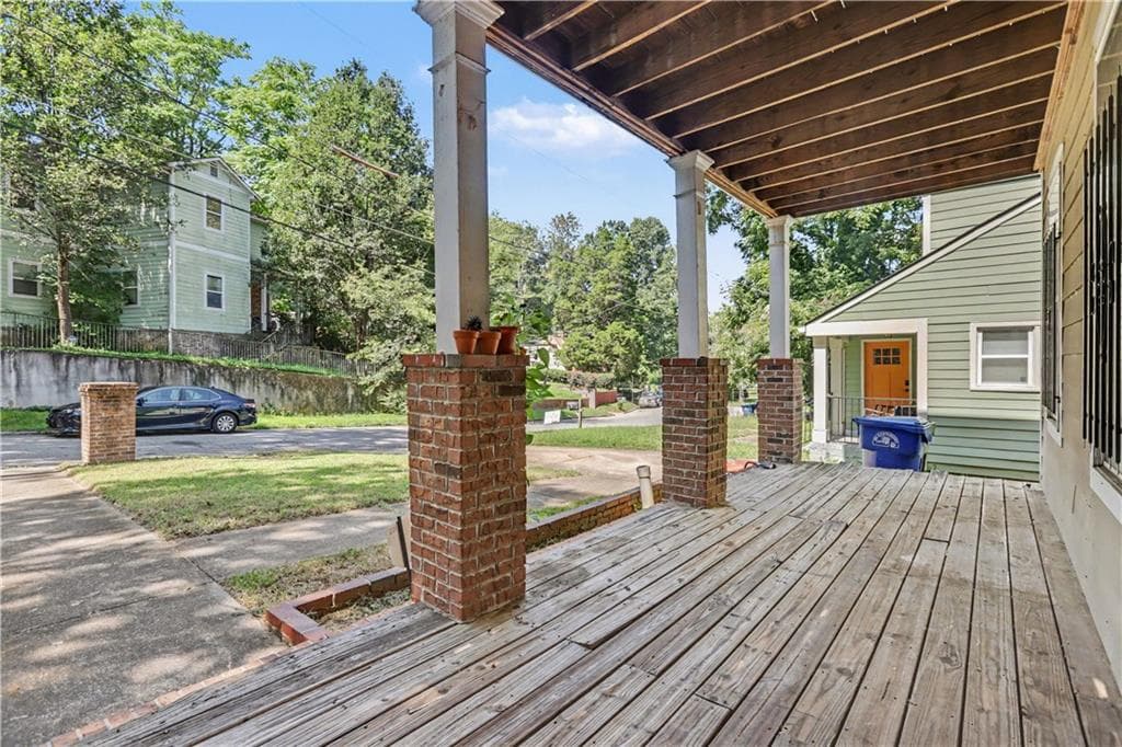 3 bedroom, 3 bathroom, 2,234 sq ft single family residence for sale at 207 Ollie Street, Atlanta, GA 30314 — photo 2