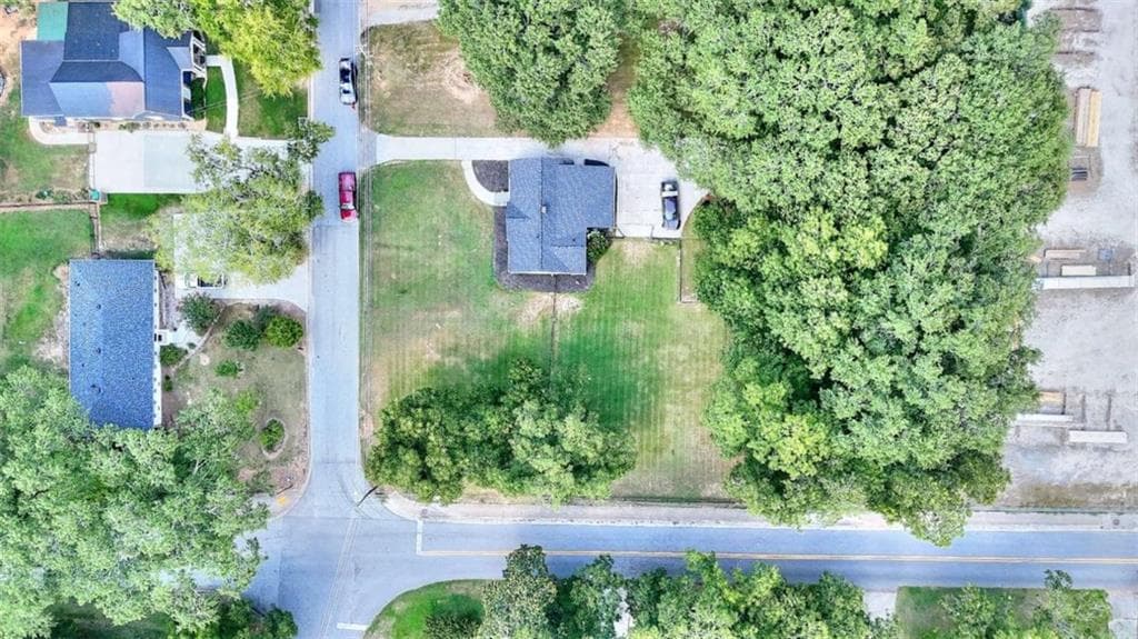 3 bedroom, 1 bathroom, 1,326 sq ft single family residence for sale at 186 S Forest Avenue, Social Circle, GA 30025 — photo 6