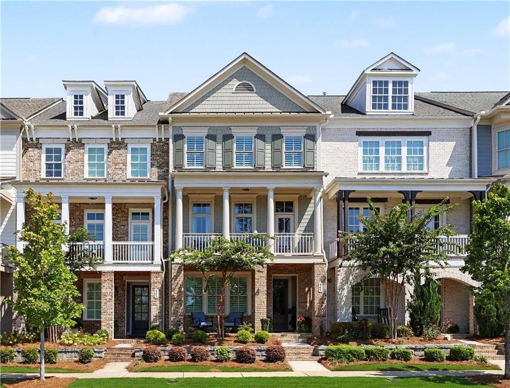 3 bedroom, 4 bathroom, 2,624 sq ft townhouse for sale at 965 South On Main Drive, Woodstock, GA 30188