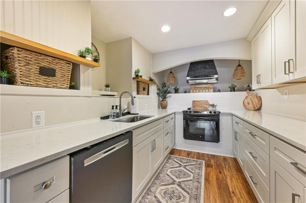 3 bedroom, 3 bathroom, 1,606 sq ft condominium for sale at 2525 Bradford Square, Atlanta, GA 30345 — photo 8