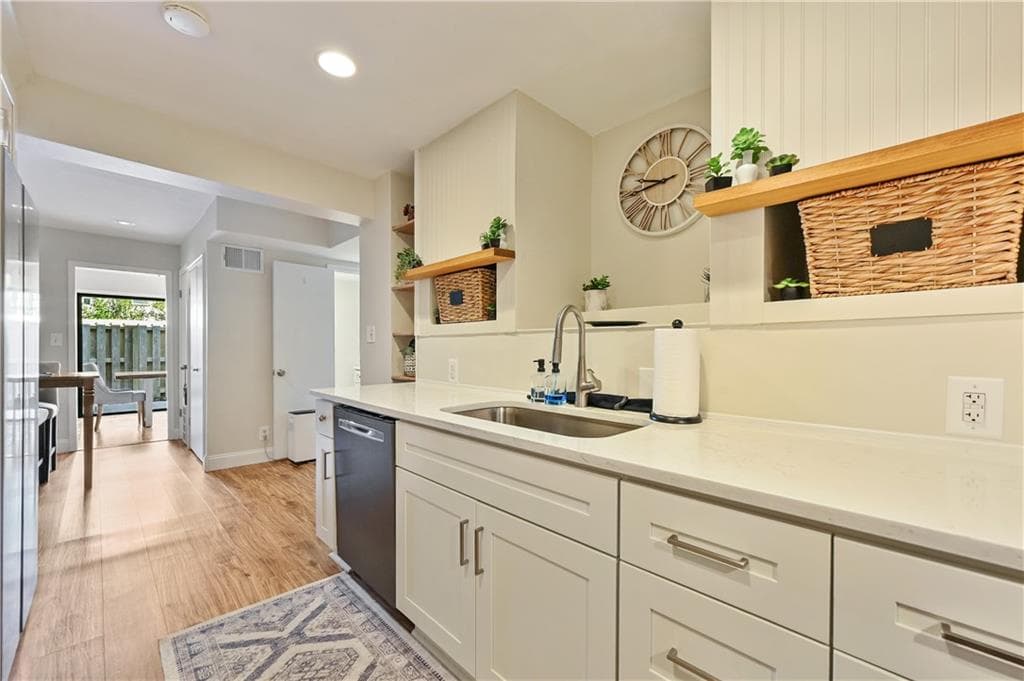 3 bedroom, 3 bathroom, 1,606 sq ft condominium for sale at 2525 Bradford Square, Atlanta, GA 30345 — photo 9