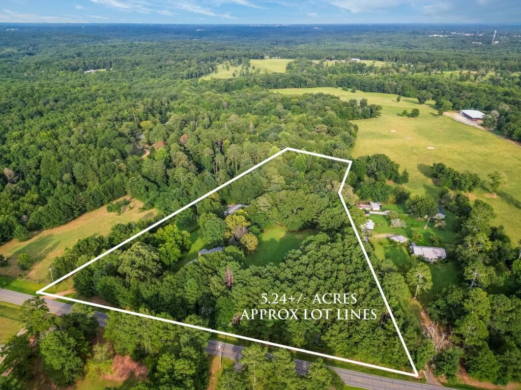 3 bedroom, 1 bathroom, 1,276 sq ft single family residence for sale at 2067 Cleveland Road, Bogart, GA 30622 — photo 2