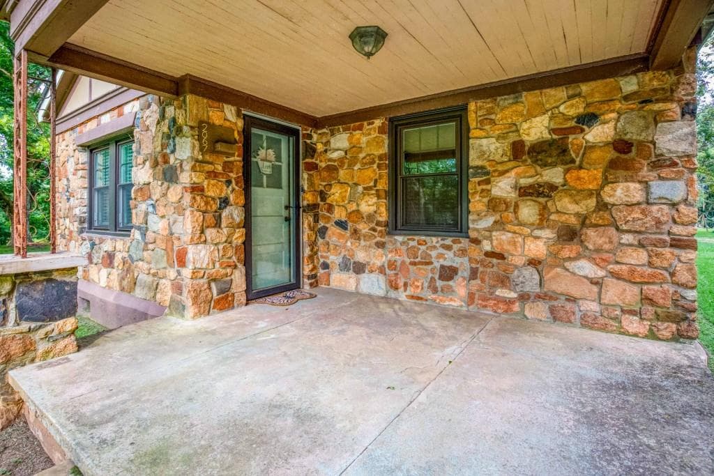 3 bedroom, 1 bathroom, 1,276 sq ft single family residence for sale at 2067 Cleveland Road, Bogart, GA 30622 — photo 4