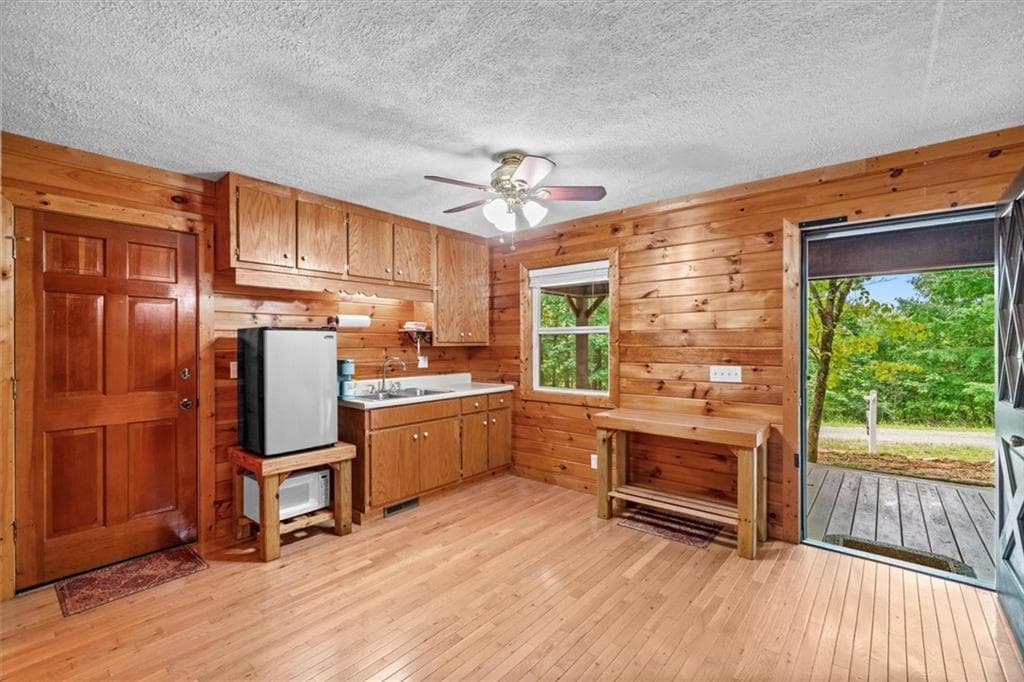 2 bedroom, 2 bathroom, 1,024 sq ft single family residence for sale at 937 Aurora Lane, Ranger, GA 30734 — photo 3