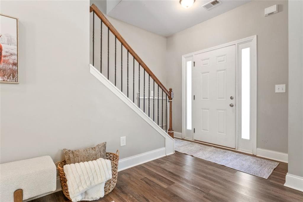 4 bedroom, 3 bathroom, 2,819 sq ft single family residence for sale at 204 Clear Springs Court, Jackson, GA 30233 — photo 5