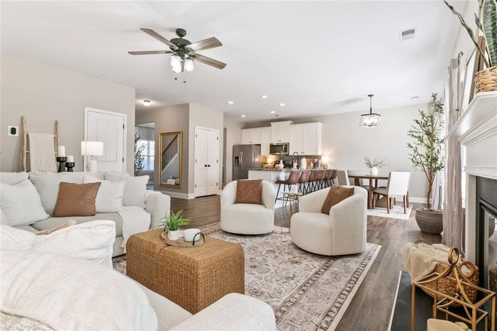4 bedroom, 3 bathroom, 2,819 sq ft single family residence for sale at 204 Clear Springs Court, Jackson, GA 30233 — photo 9